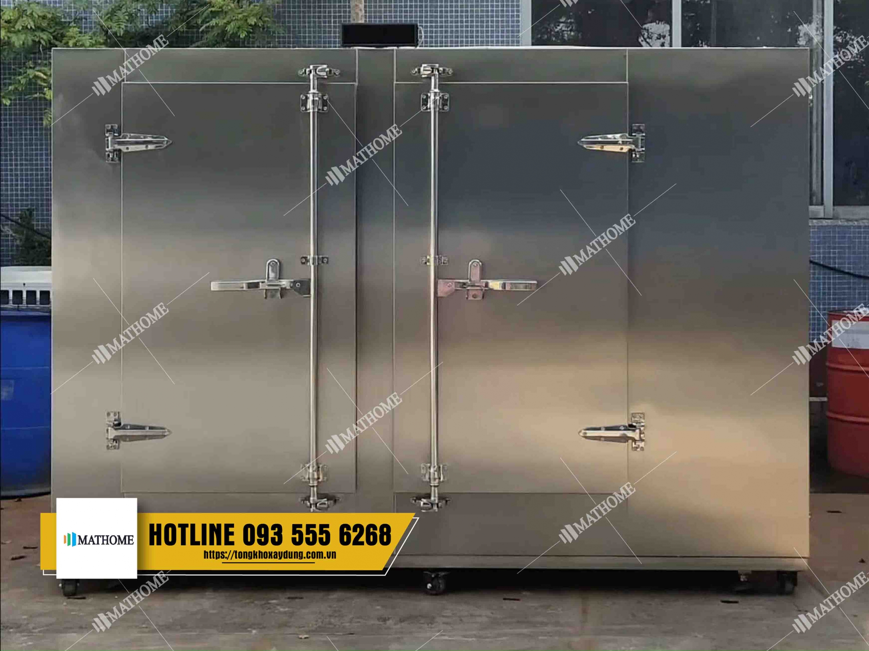 Cửa mở bản lề 2 cánh sử dụng cho kho lạnh, kho mát hay hầm đông